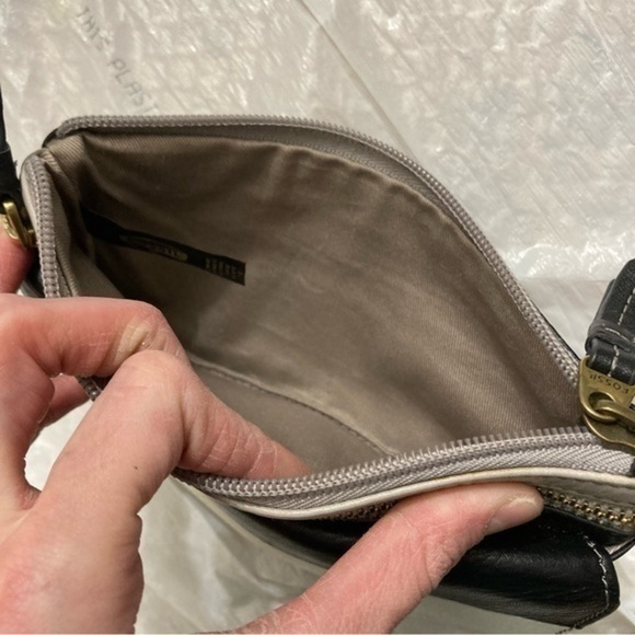 Fossil black gray creamy white colorblock clutch wallet - Picture 7 of 7